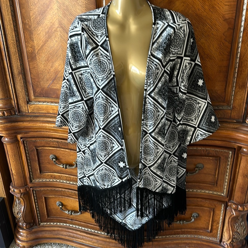Black & White Fringe Open-Front Kimono Jacket